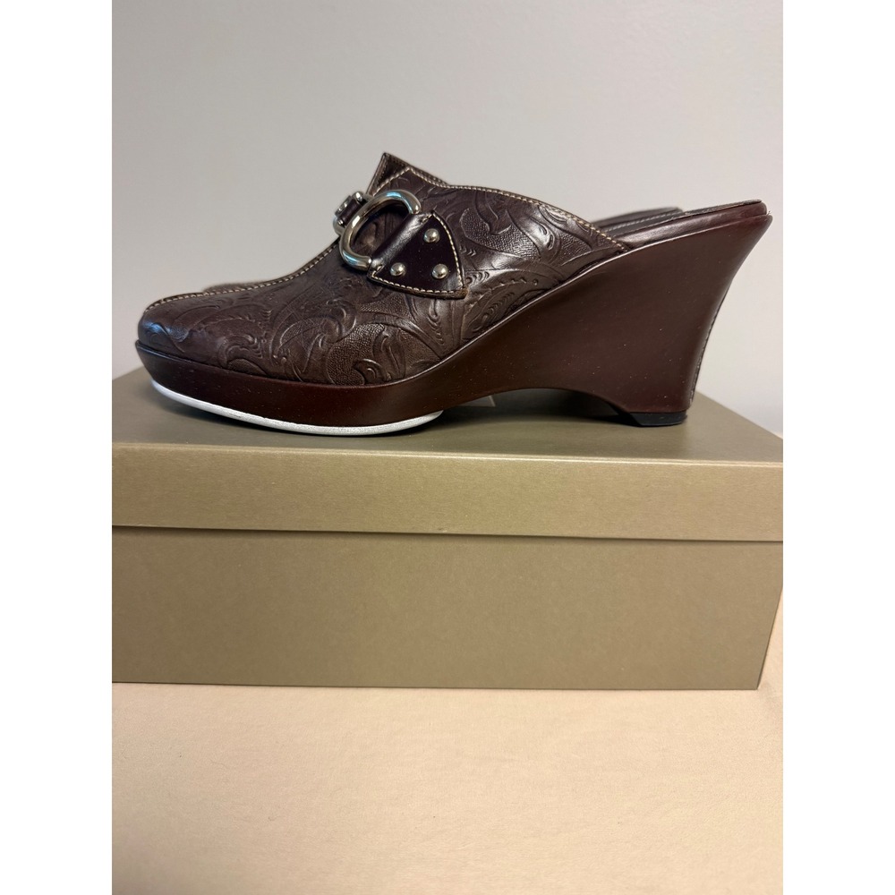 Cole Haan Jianna Clog Dark Brown Tooled Leather Wedge Mules D18198 Womens 9B‎